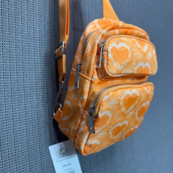 No Boundaries Orange Hearts Handsfree Crossbody Sling Bag - Picture 2 of 6